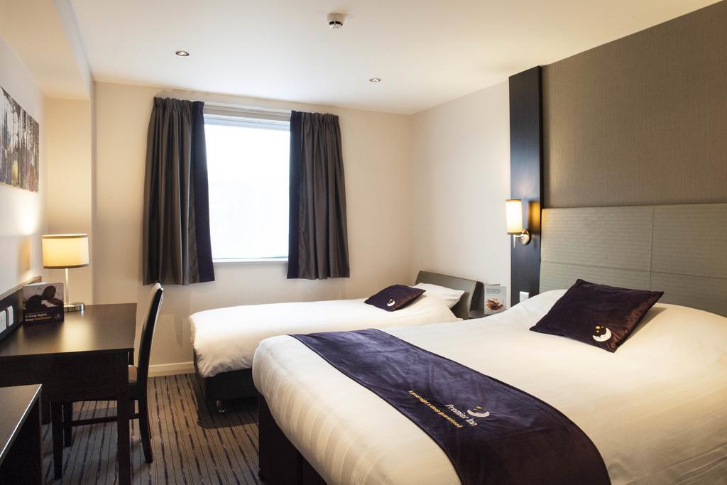 Premier Inn Manchester - Prestwich Exterior foto