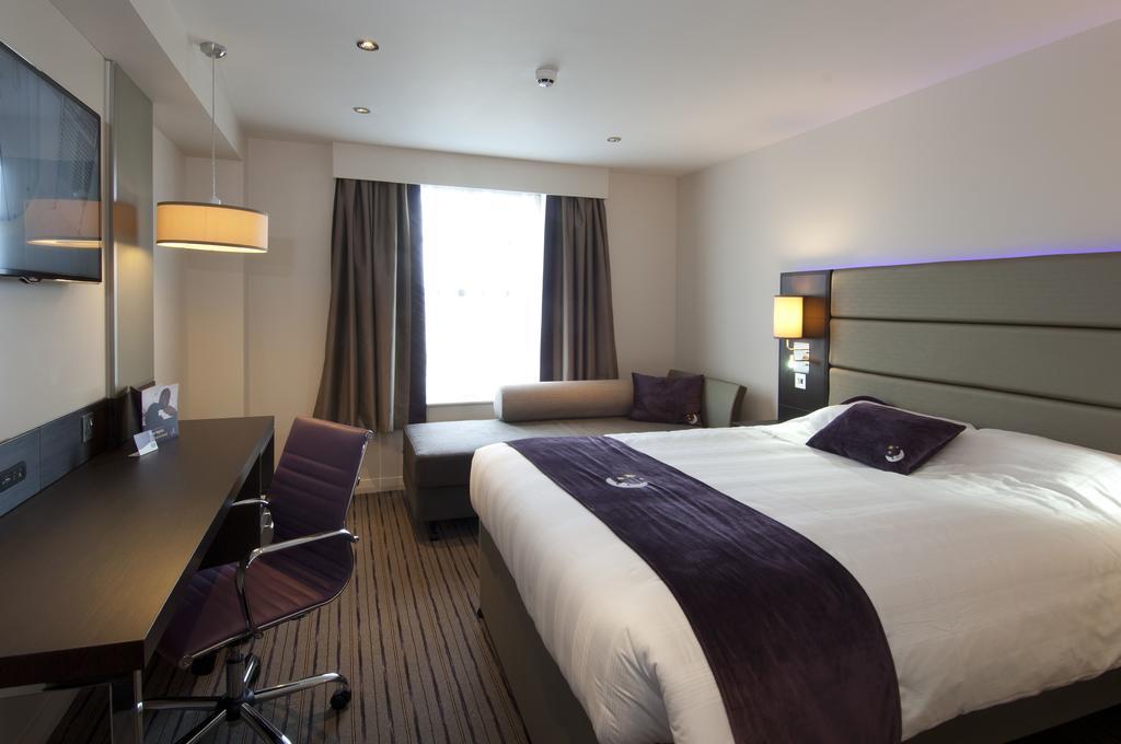 Premier Inn Manchester - Prestwich Exterior foto
