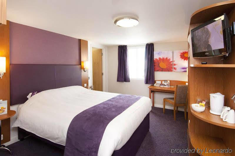 Premier Inn Manchester - Prestwich Exterior foto